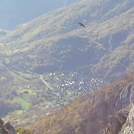 Jolie Dans Les Pyrenees Boutx