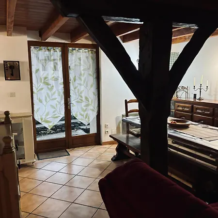 Jolie Dans Les Pyrenees *