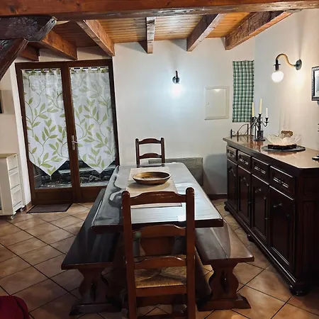 Jolie Dans Les Pyrenees Chalet